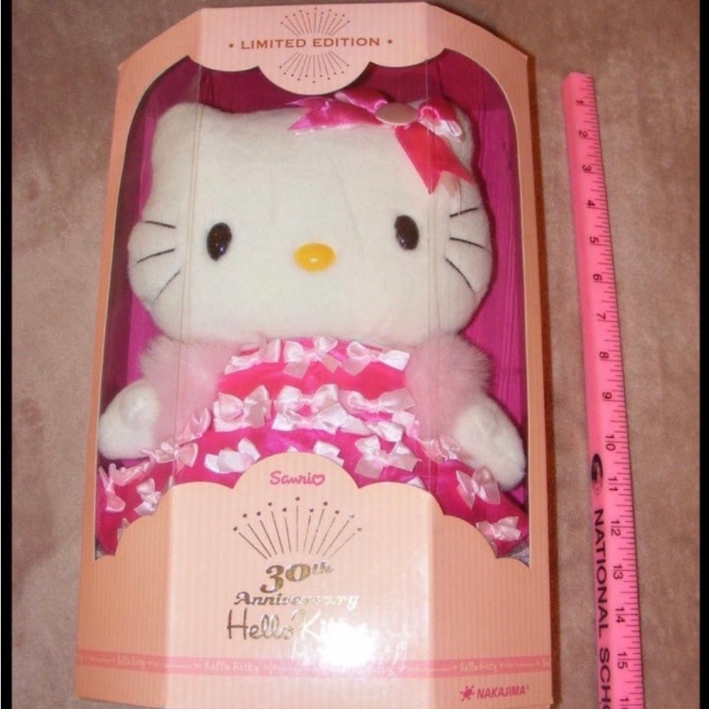🎀HELLO KITTY 30TH ANNIVERSARY PLUSH ~ LimIted Edition🎀